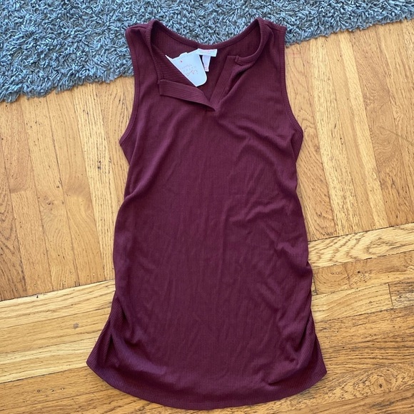 NWT Isabel Maternity Tank Ribbed Burgundy Top Size Small - Picture 1 of 10